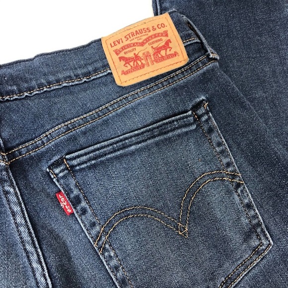 Levi’s Boyfriend Jeans Ripped Knee Cropped Size 28 - Picture 8 of 10